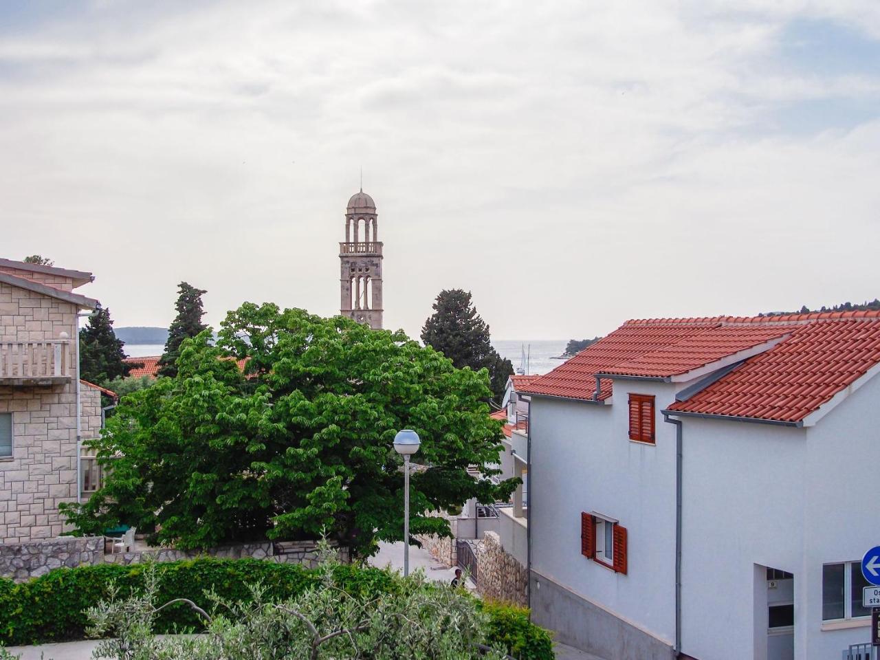 Apartments Dirk Hvar Town Exterior photo